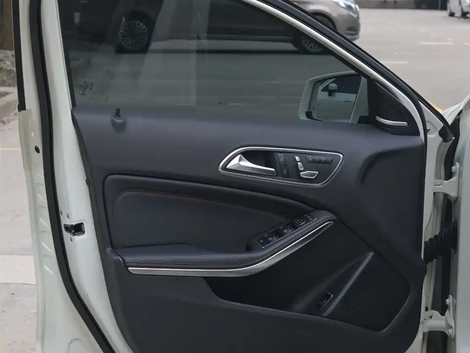 Mercedes-Benz GLA AMG