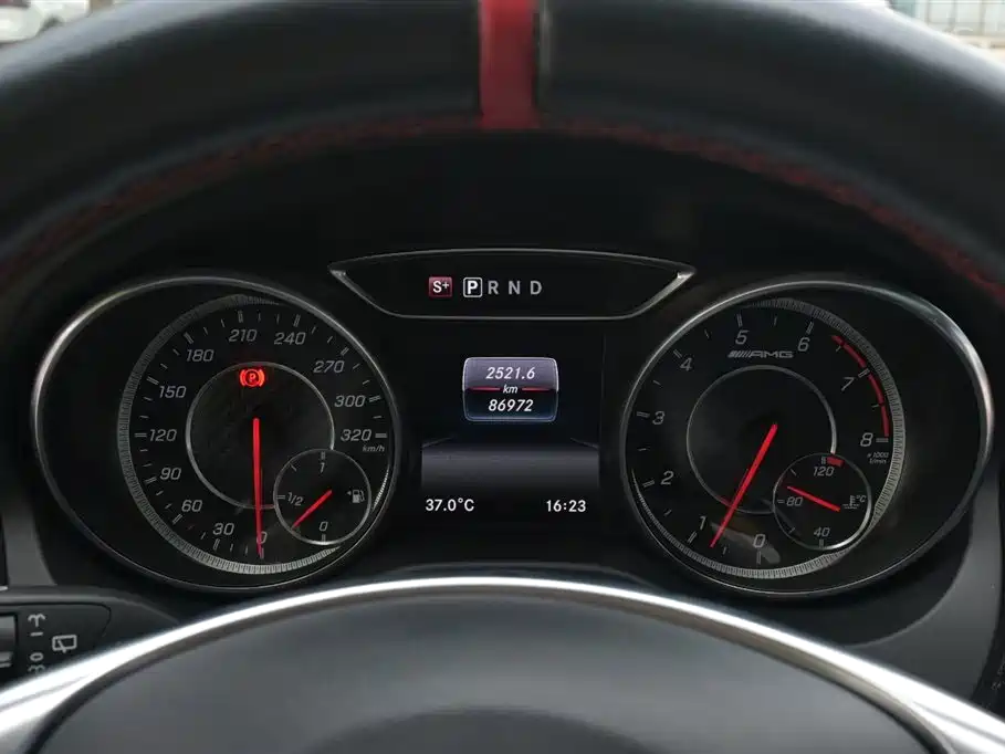 Mercedes-Benz GLA AMG