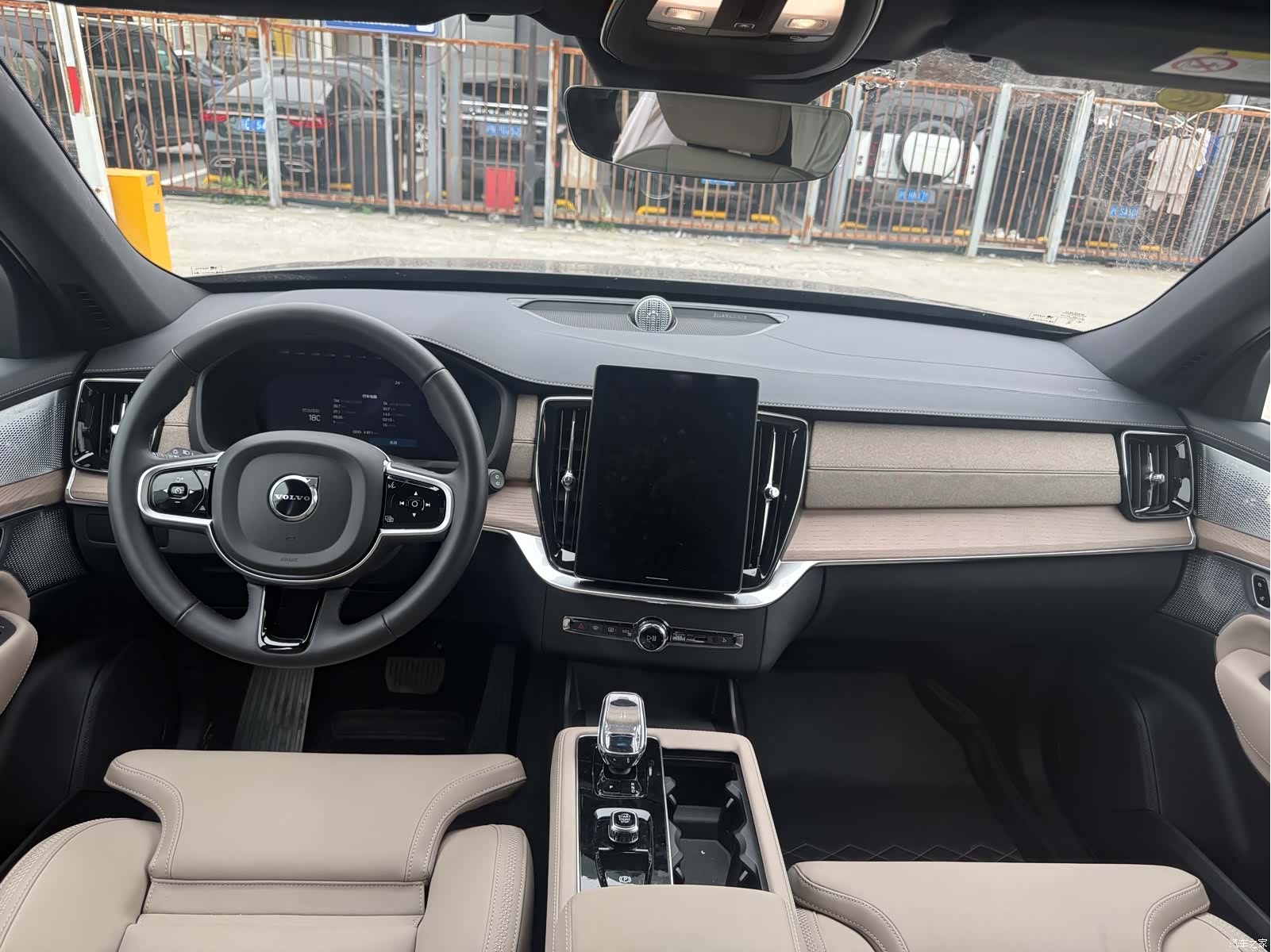 Volvo XC90, 2025 18