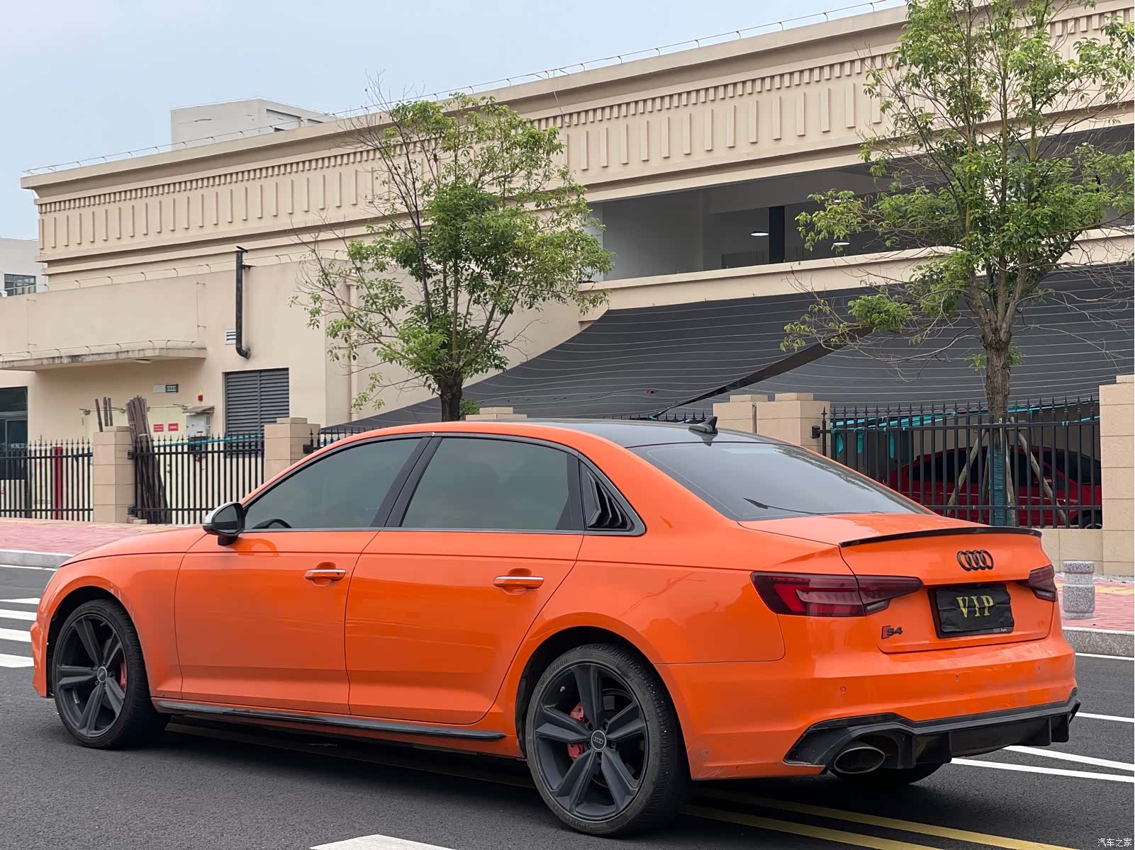 Audi A4L, 2018 7