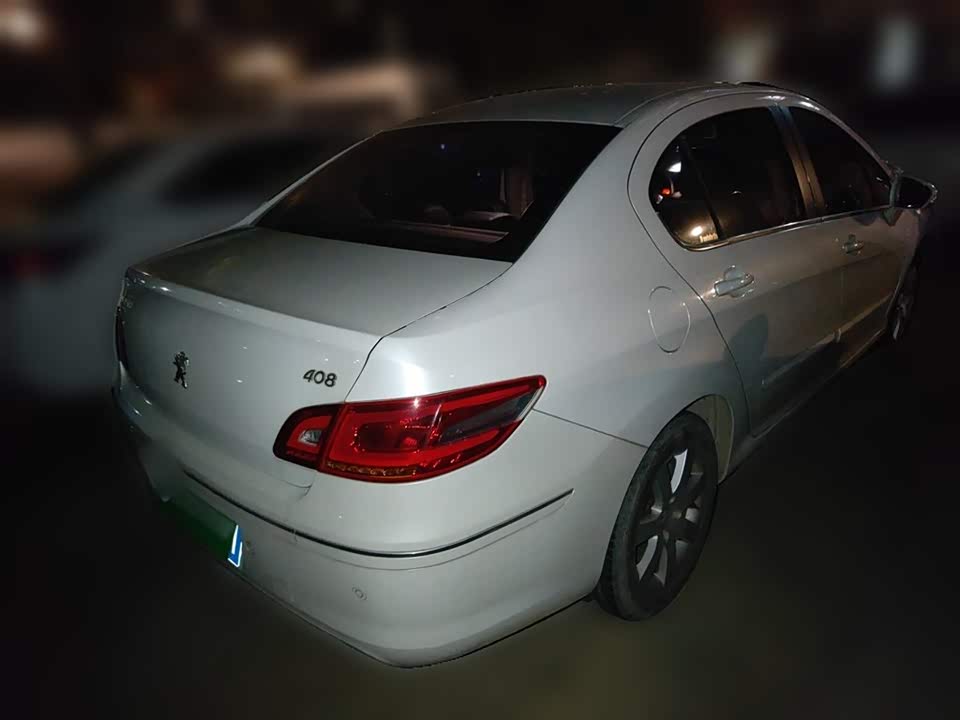 Peugeot 408