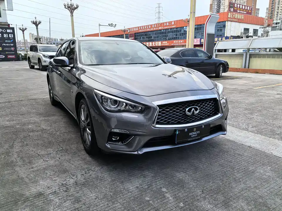 Infiniti Q50L