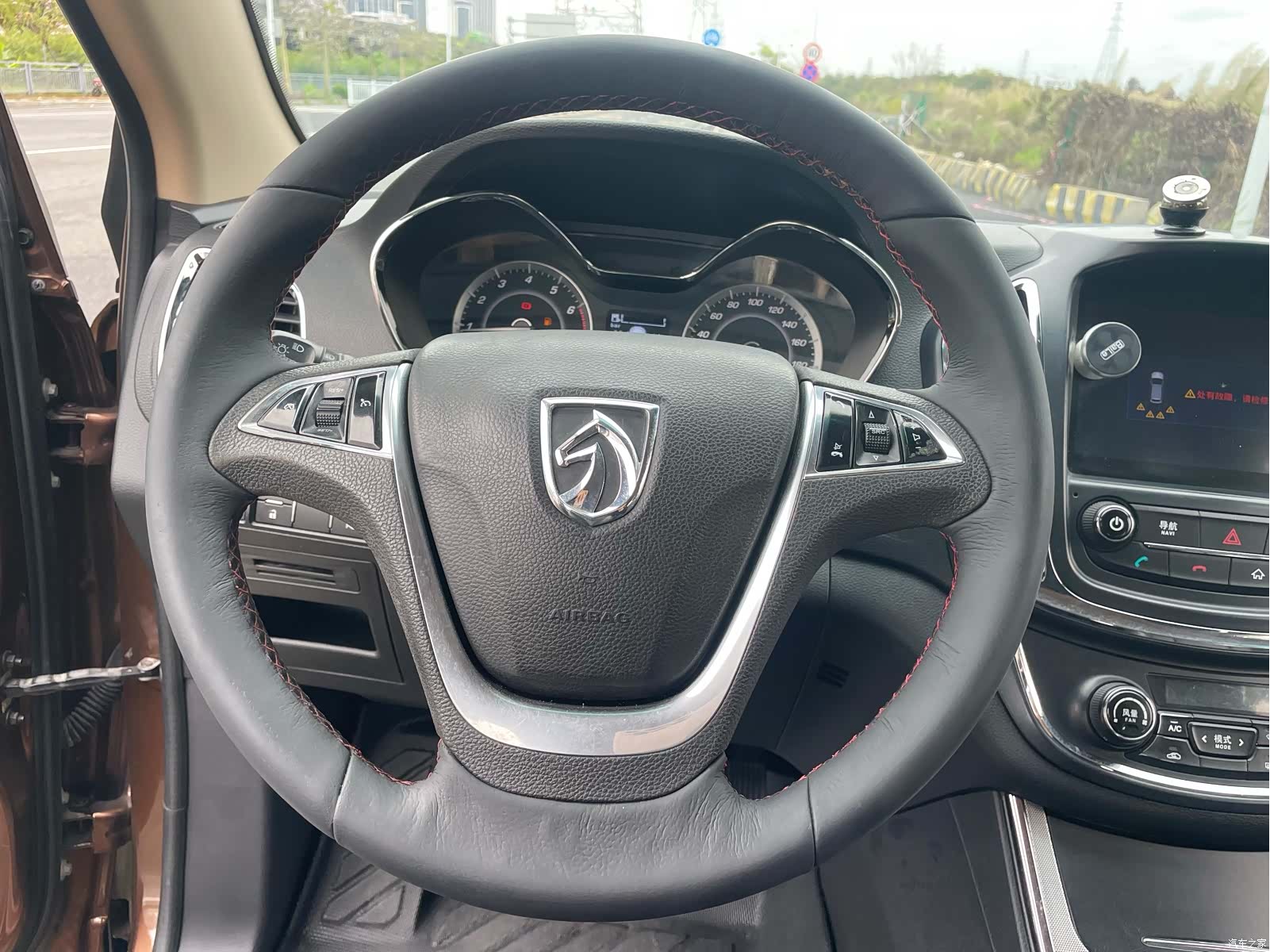 Wuling 560, 2016 20