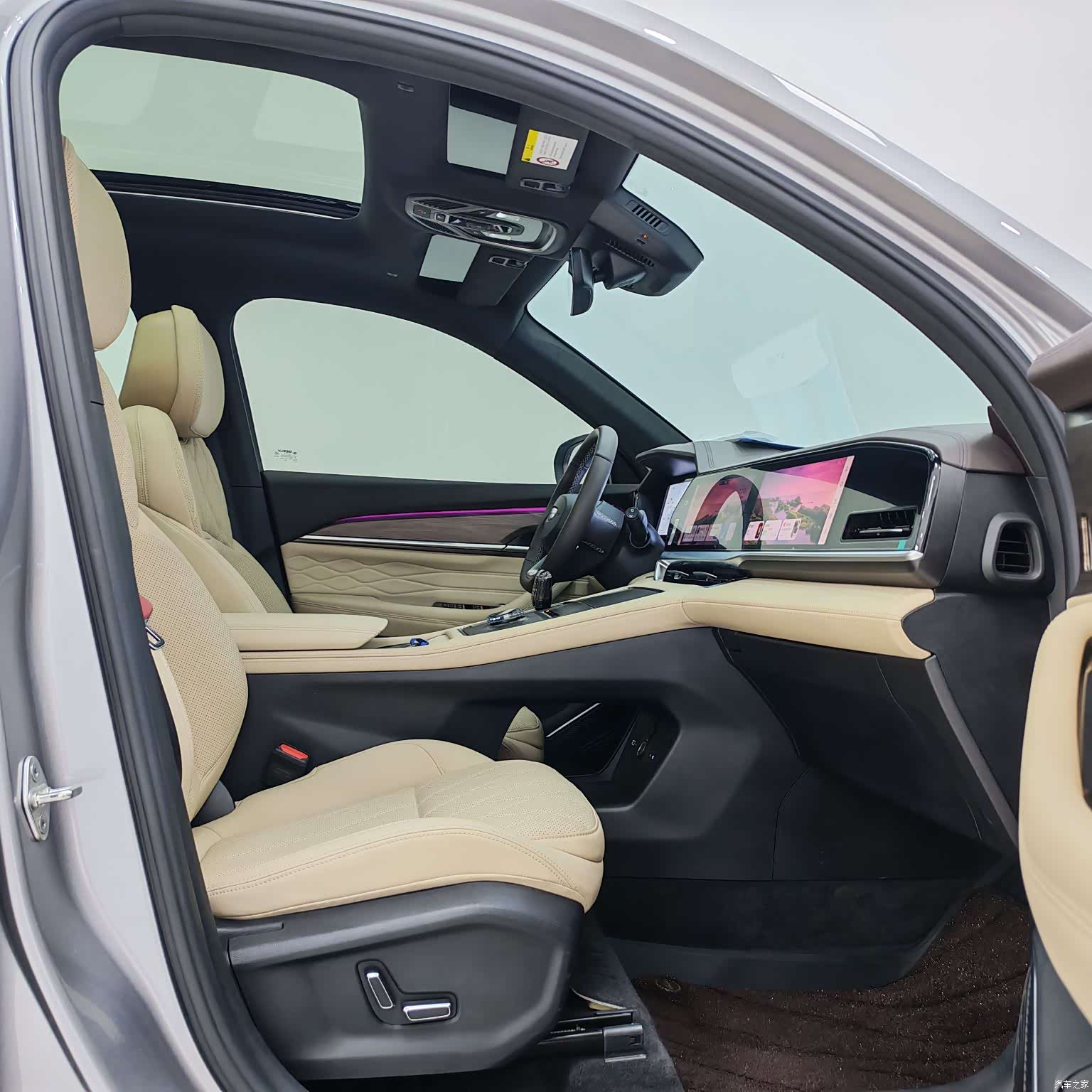 Geely Xingyue L, 2025 8