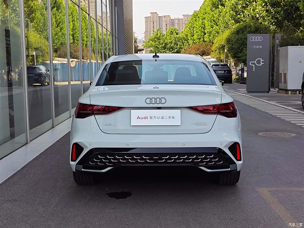 Audi Flying Spur, 2025 все фото