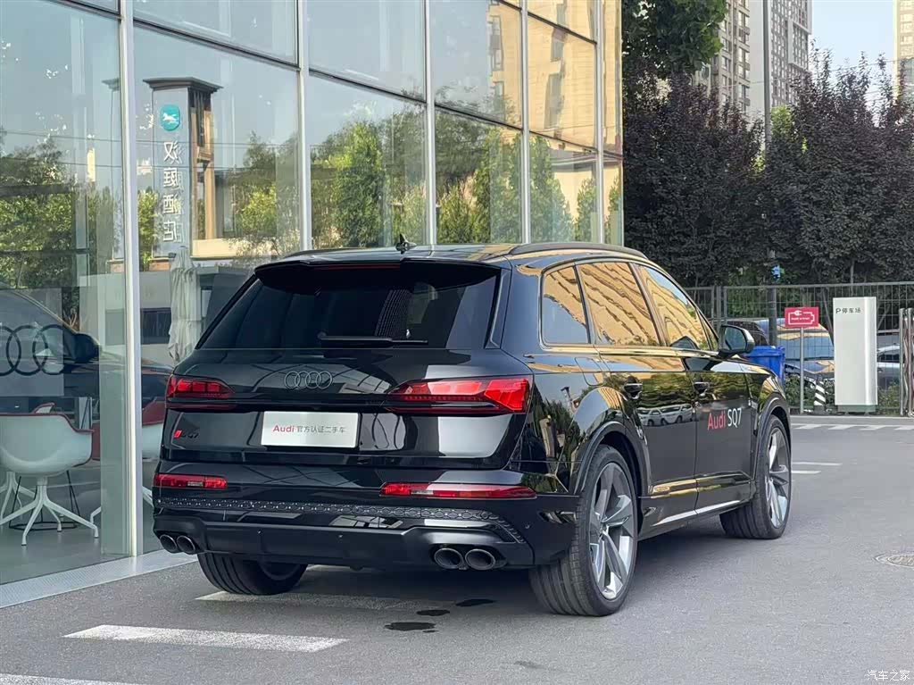 Audi Q7, 2026 4