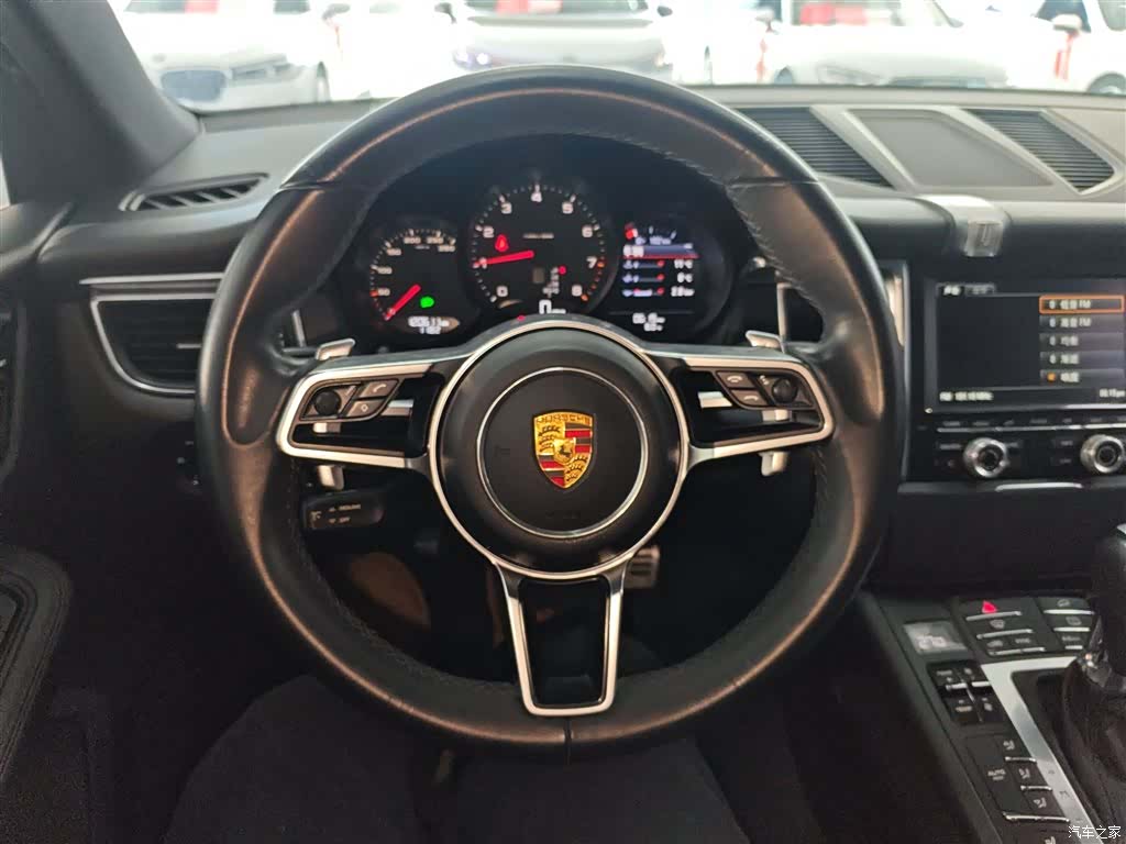 Porsche Macan, 2015 11