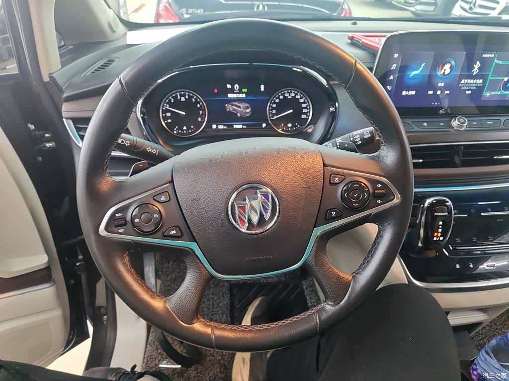 Buick GL8, 2021 3