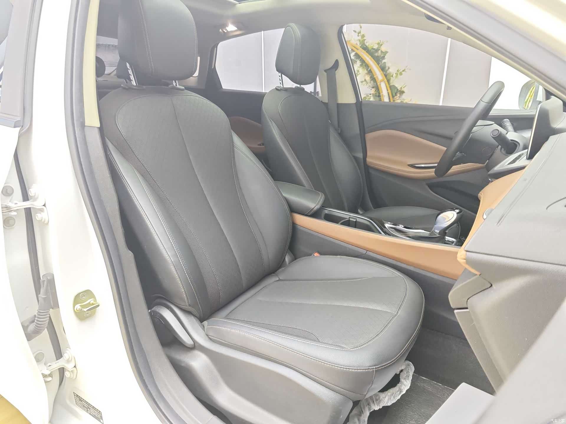Buick Verano, 2021 11