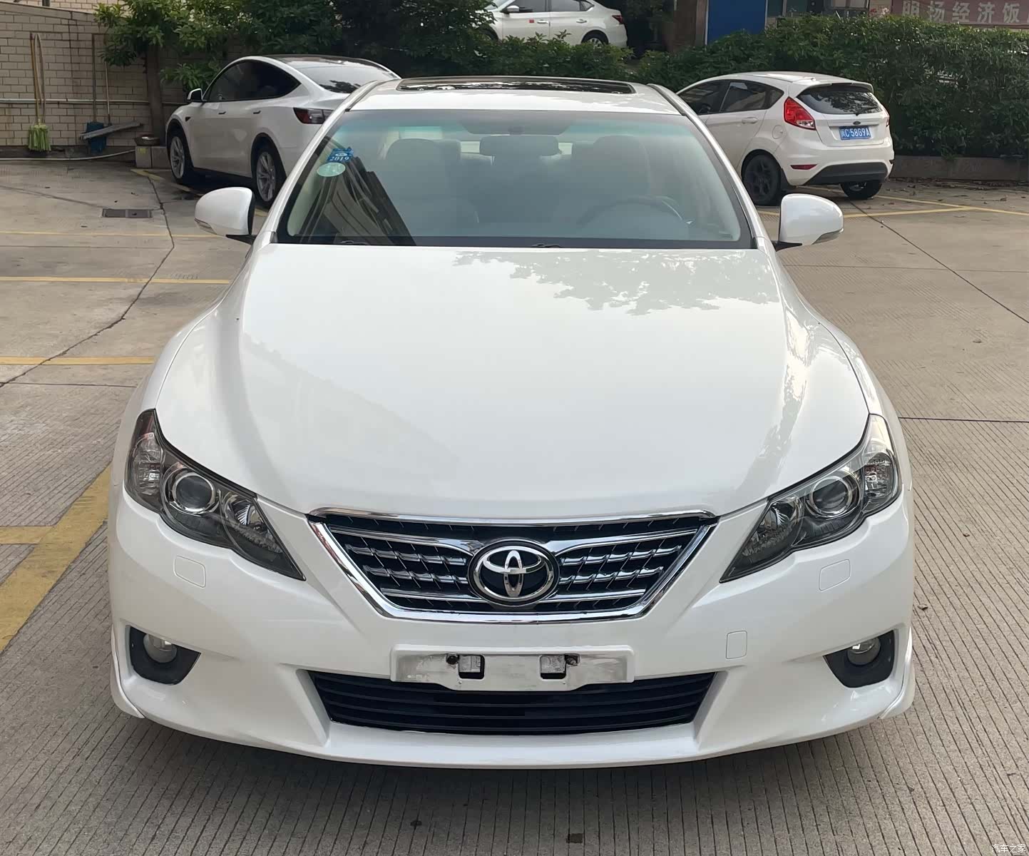 Toyota 2.5V, 2013 2