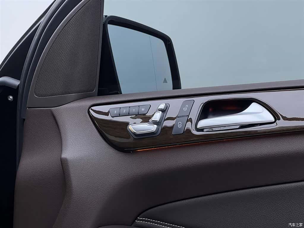 Mercedes-Benz GLS, 2018 29