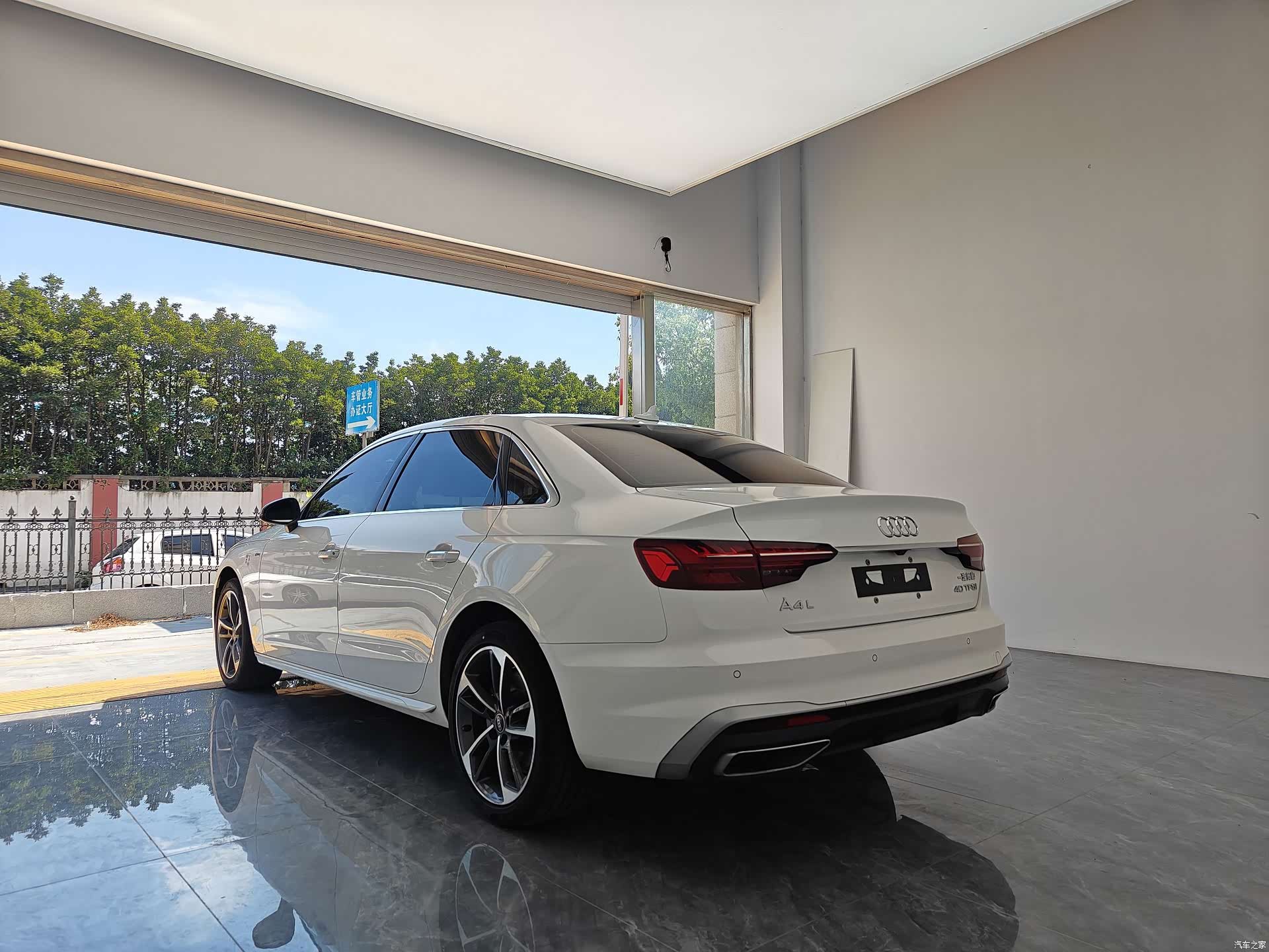 Audi A4L, 2022 6