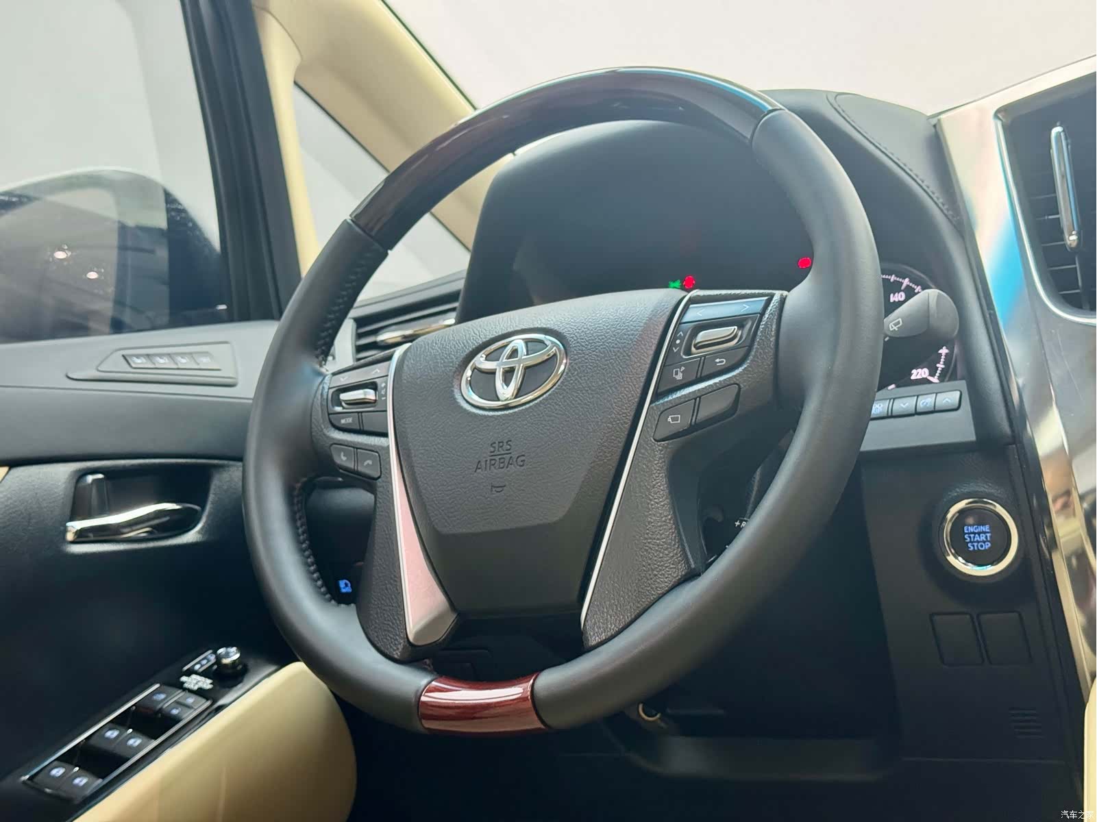 Toyota Alphard, 2015 12