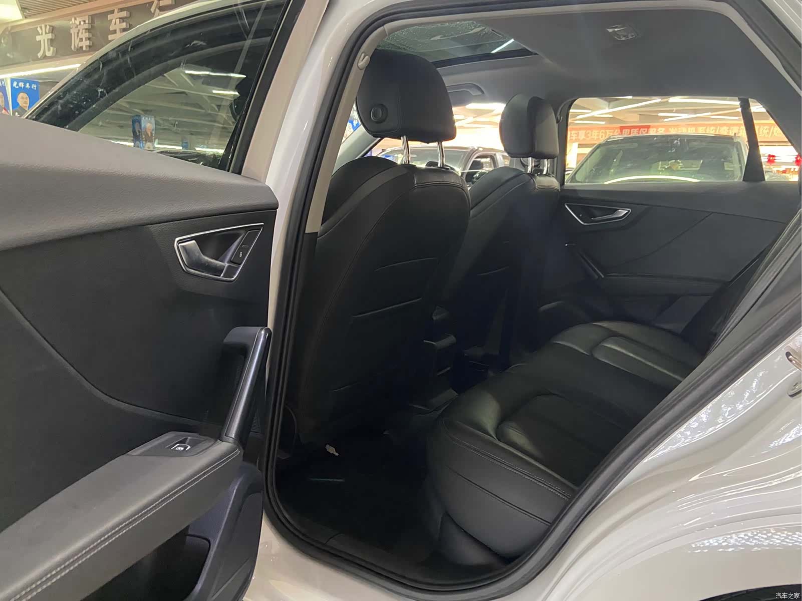 Audi Q2L, 2021 8