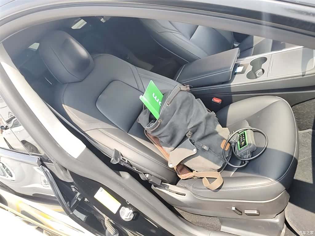 Tesla Model Y, 2022 25