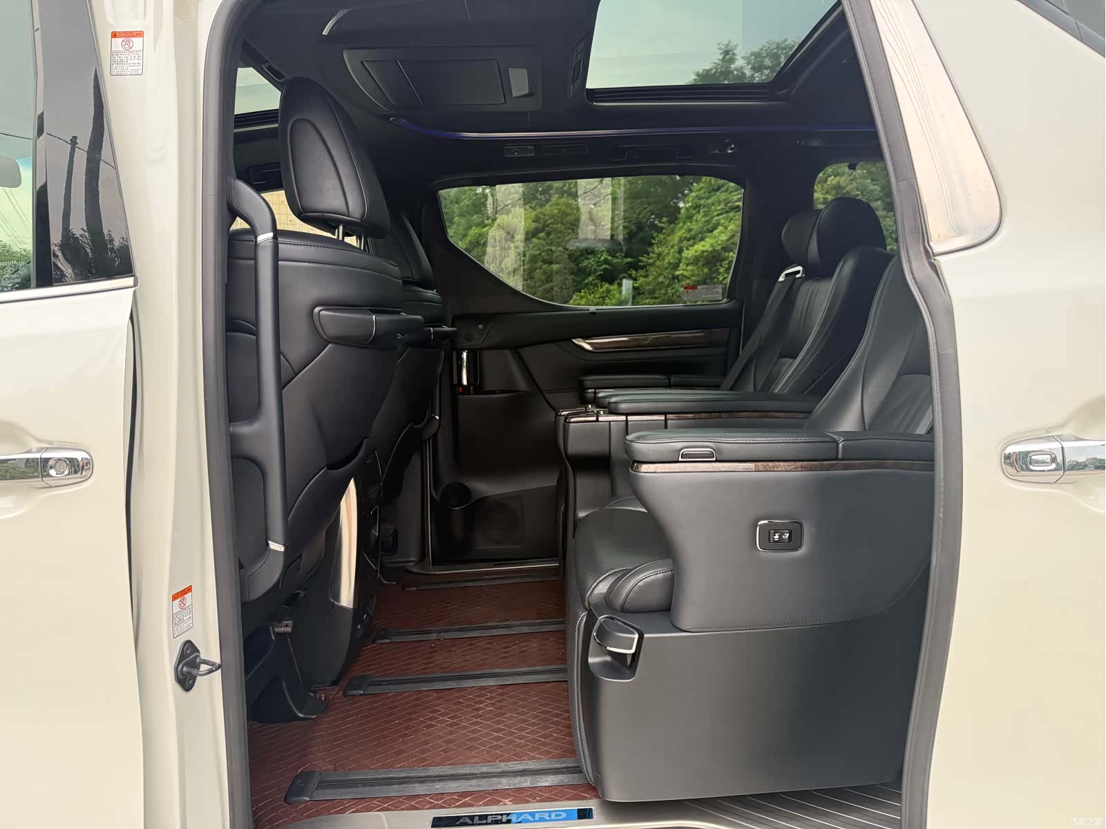 Toyota Alphard, 2018 10