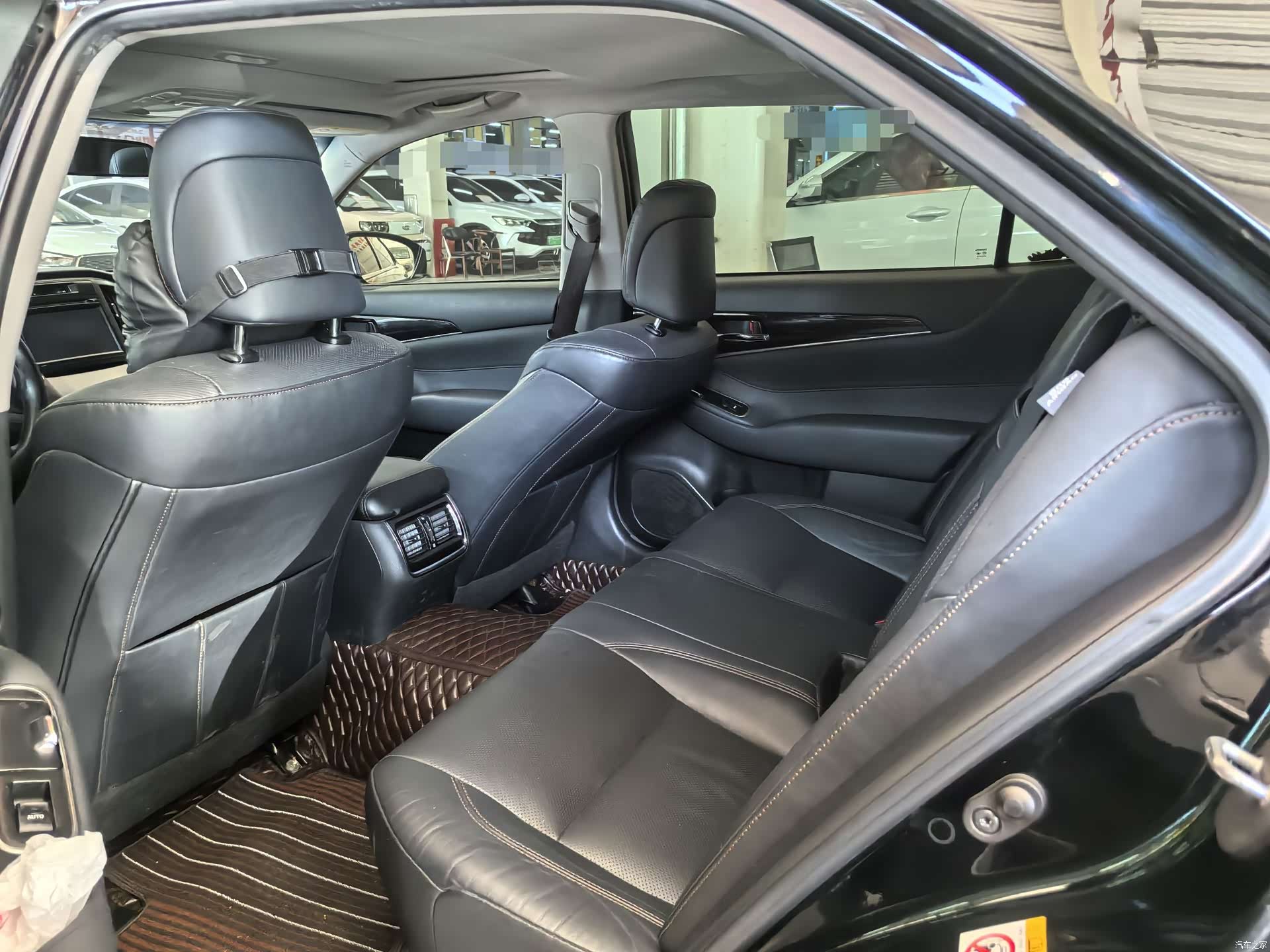 Toyota Crown, 2018 10