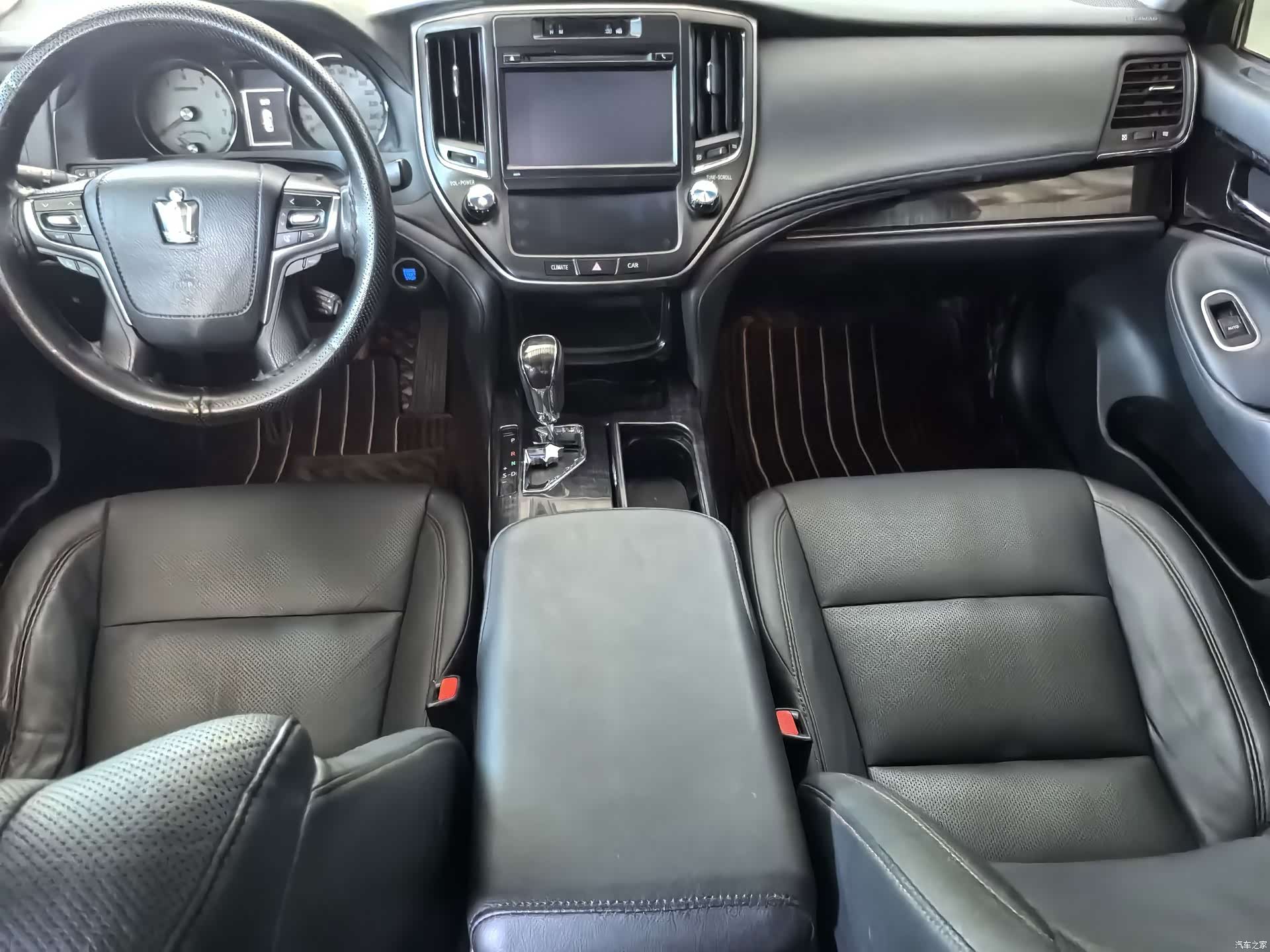 Toyota Crown, 2018 8