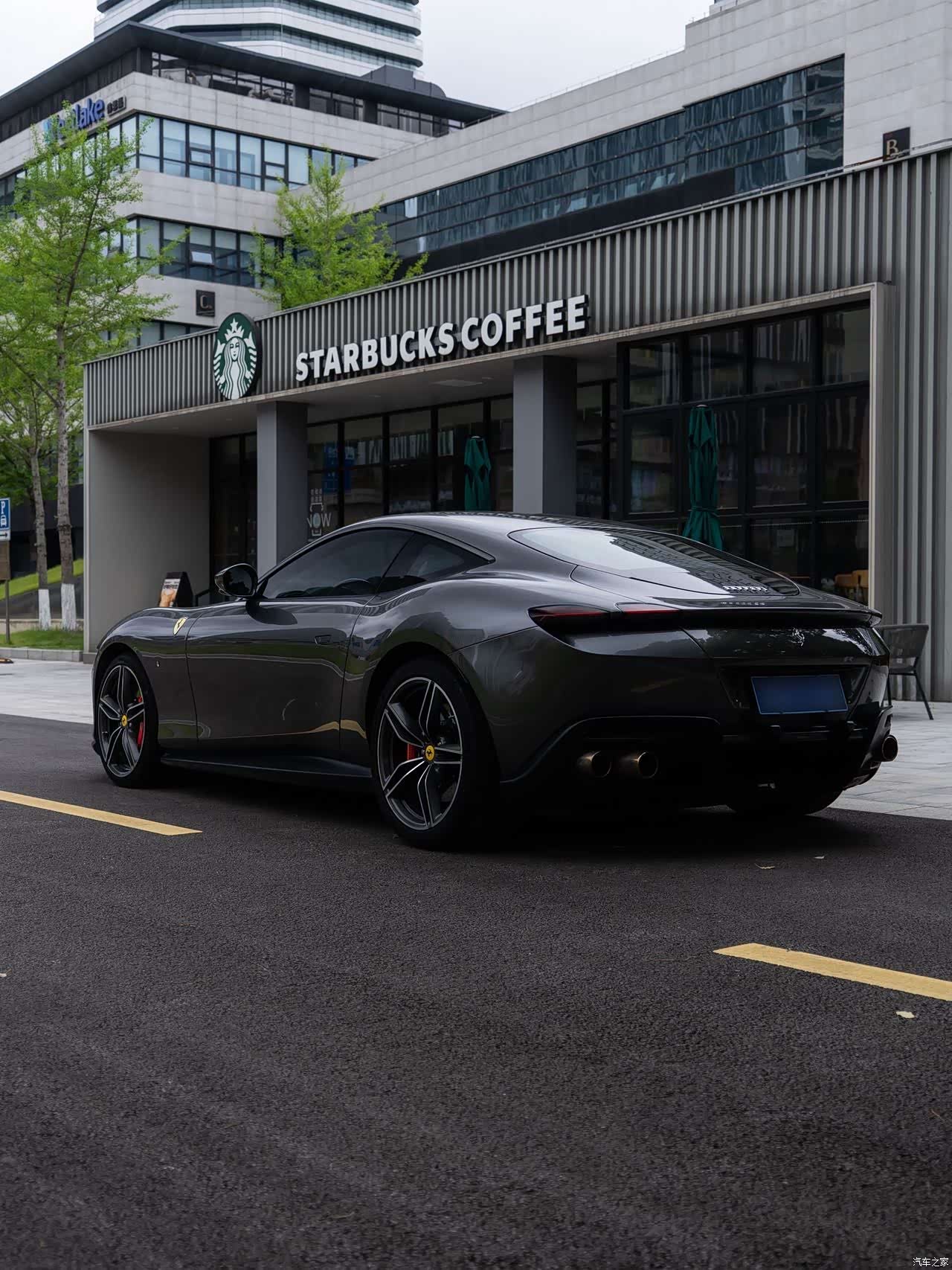 Ferrari Roma, 2021 4