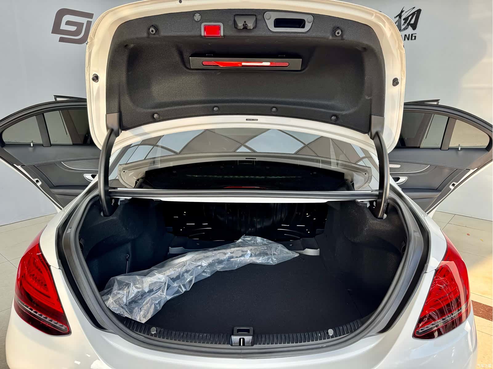 Mercedes-Benz C-Class, 2020 23