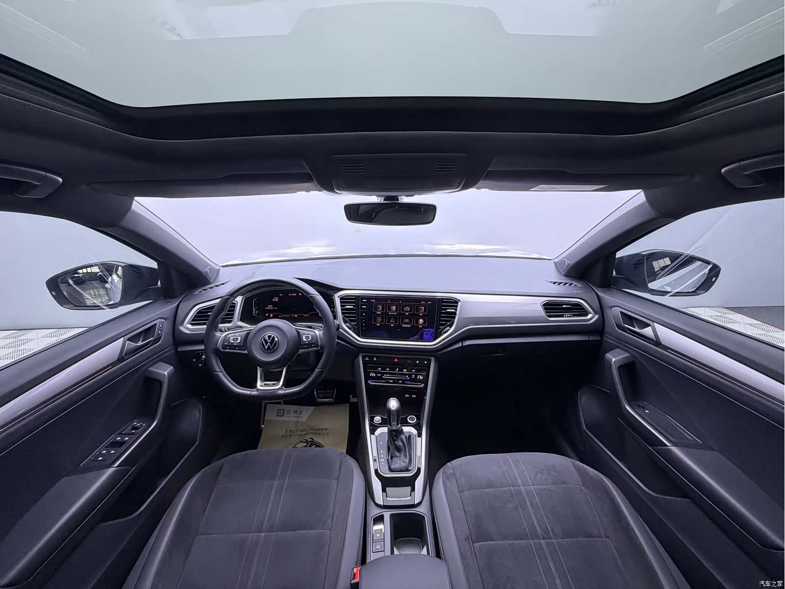 Volkswagen T-ROC, 2022 19