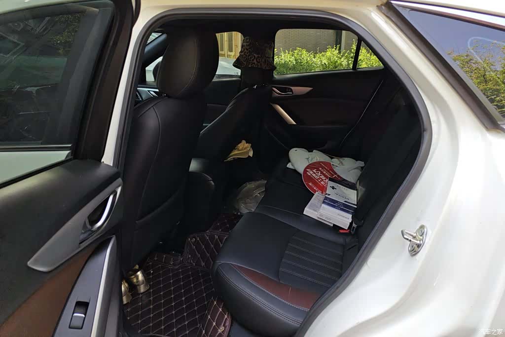 Mazda CX-4, 2018 11