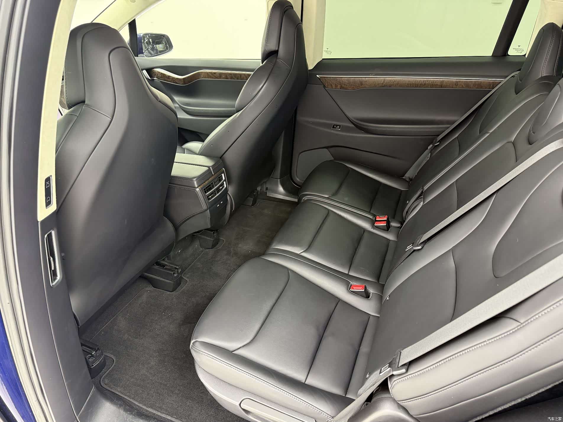 Tesla Model X, 2018 11