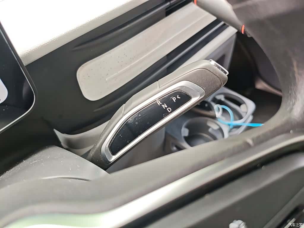 Maxus V1, 2025 10
