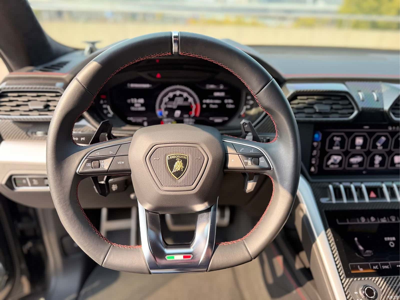 Lamborghini Urus, 2019 8