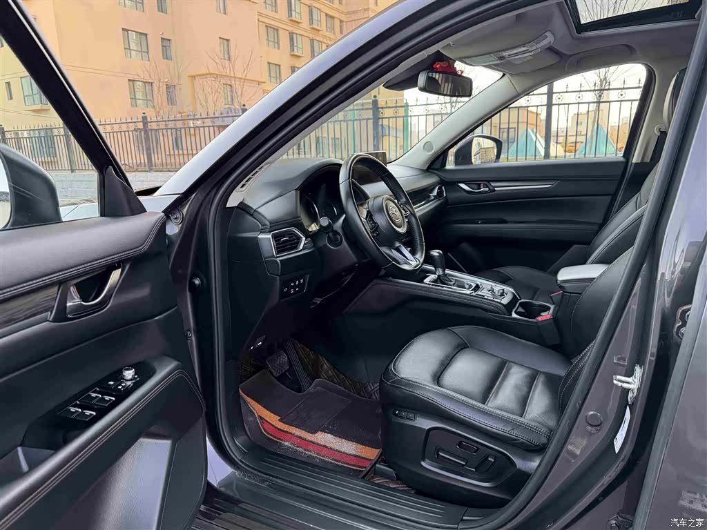Mazda CX-5, 2022 все фото