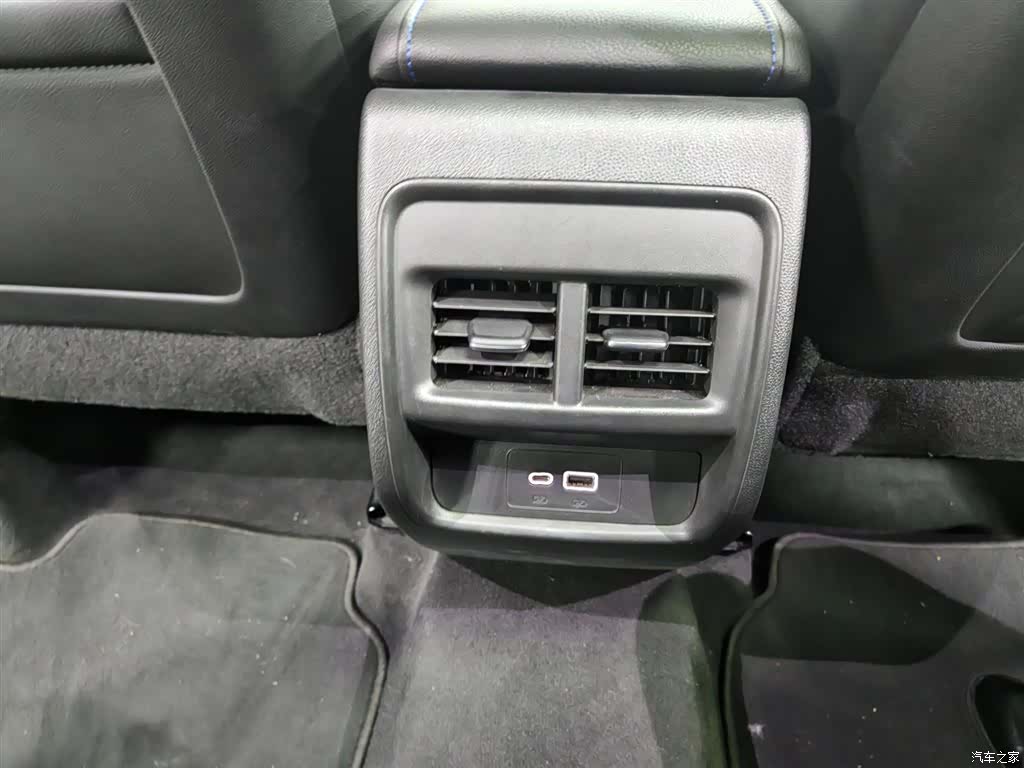 Cadillac XT4, 2023 12