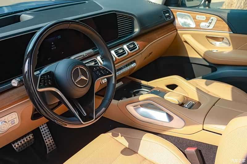 Mercedes-Benz GLS, 2025 8