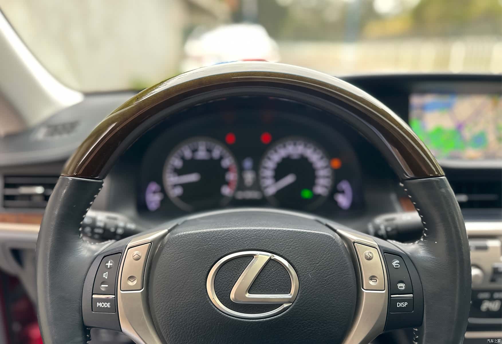 Lexus ES, 2014 11