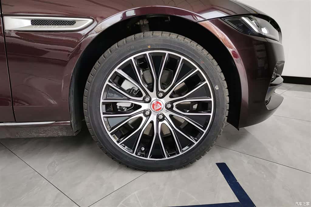 Land Rover XEL, 2021 6