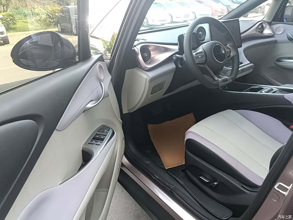 BYD Dolphin, 2022 16