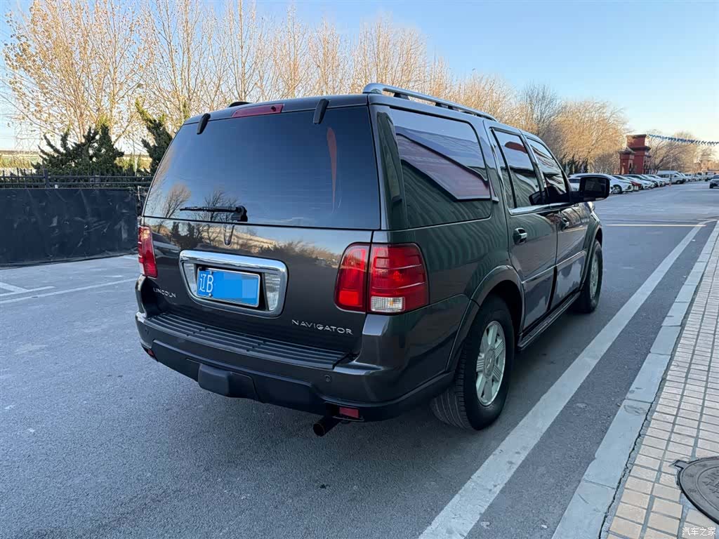 Lincoln Navigator, 2005 11
