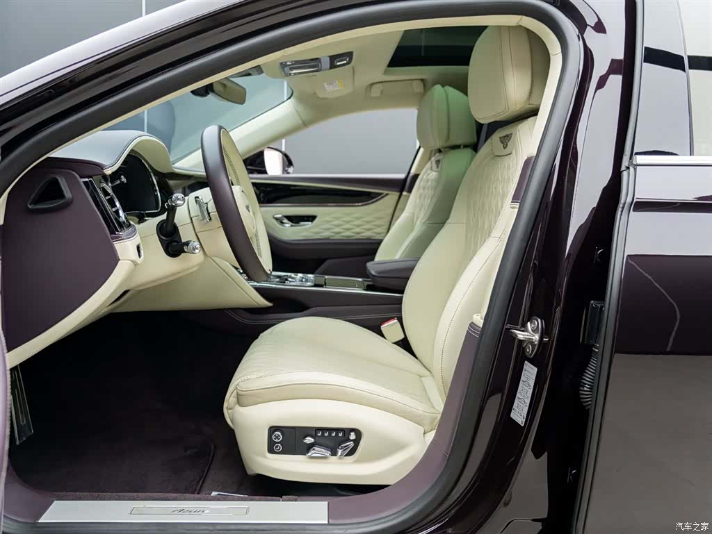 Bentley Flying Spur, 2023 9