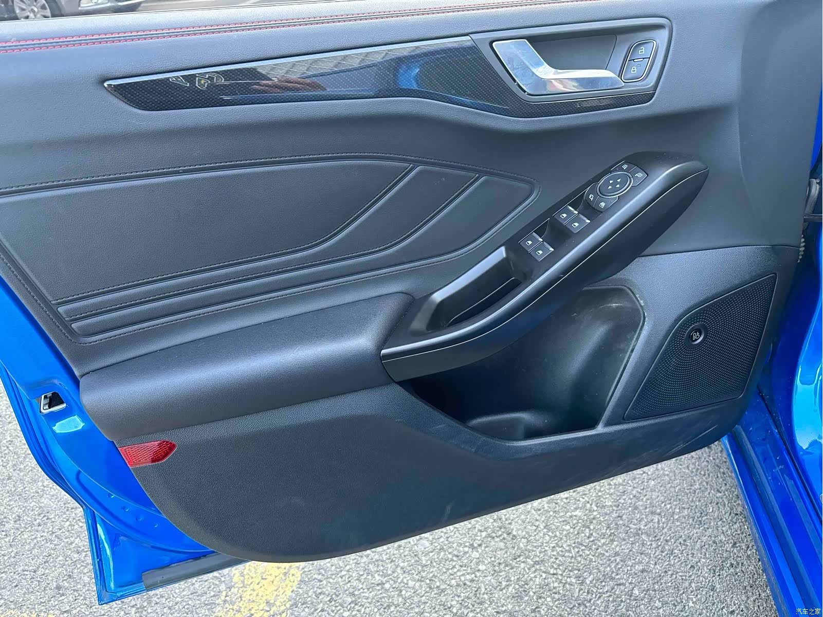Ford Focus, 2022 все фото