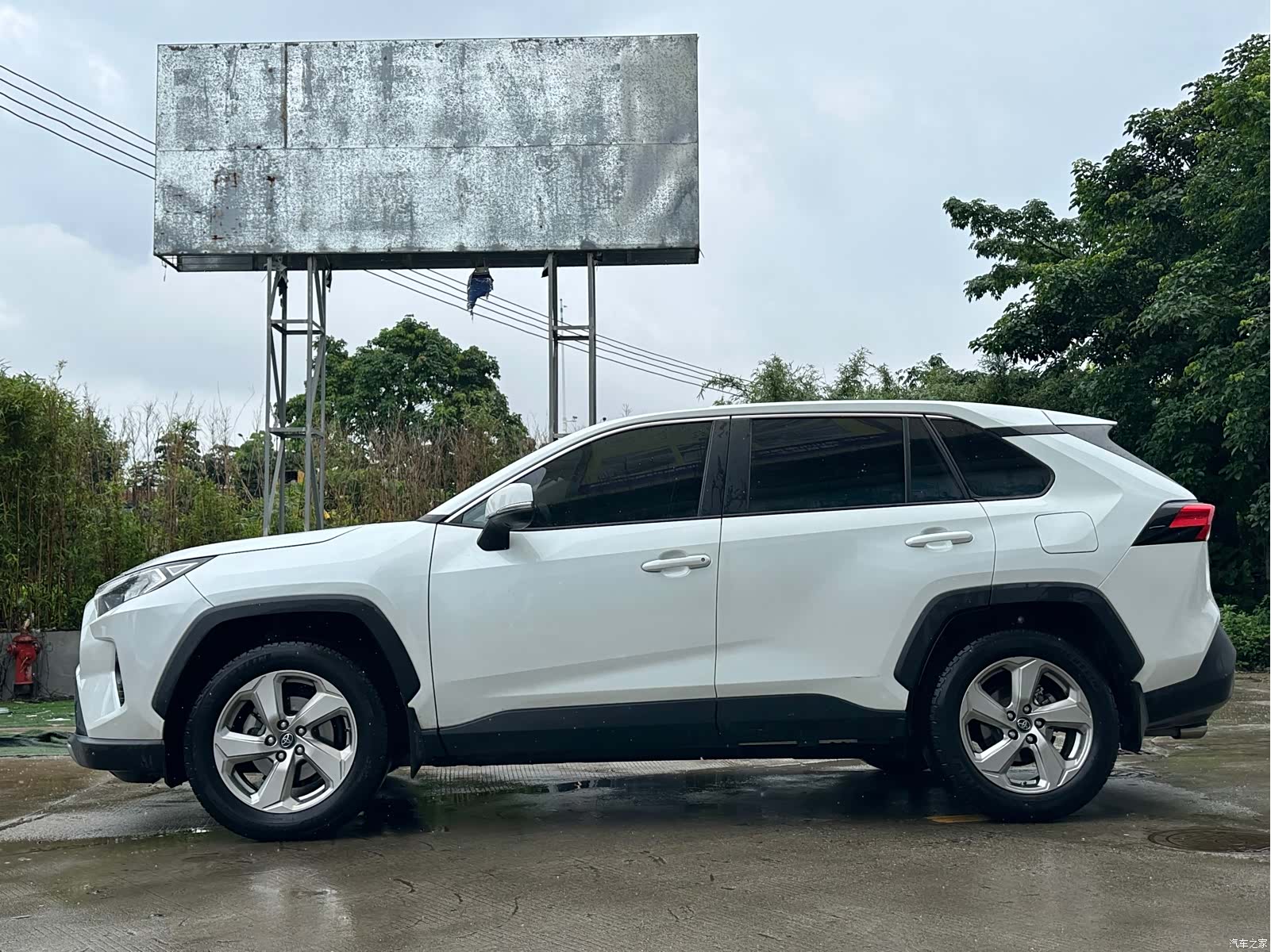 Toyota RAV4, 2021 8