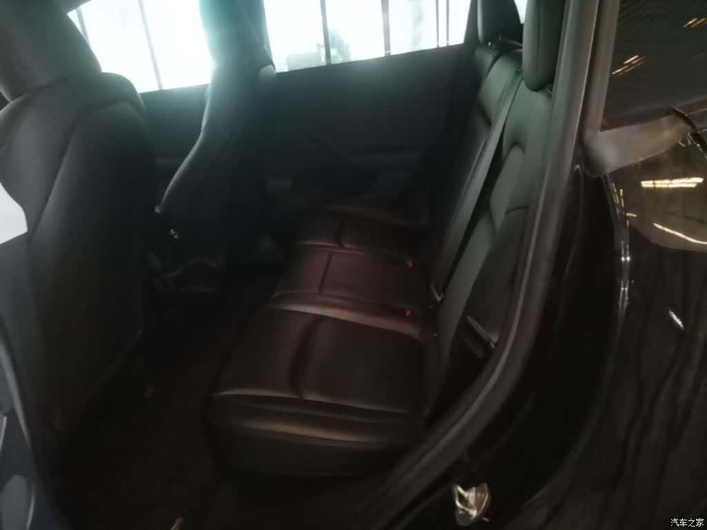 Tesla Model Y, 2023 17