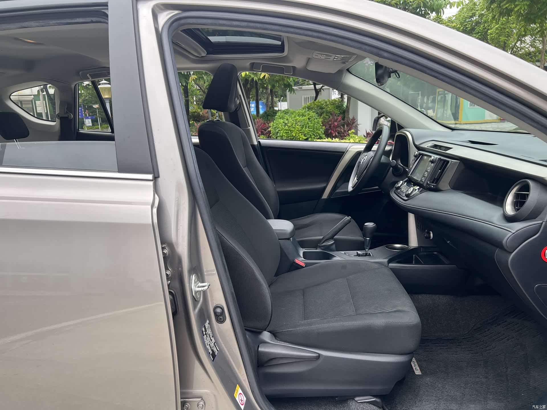 Toyota RAV4, 2015 14