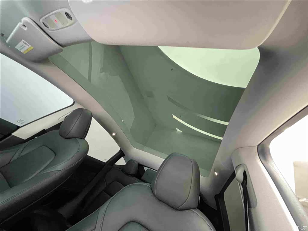 Tesla Model Y, 2024 6