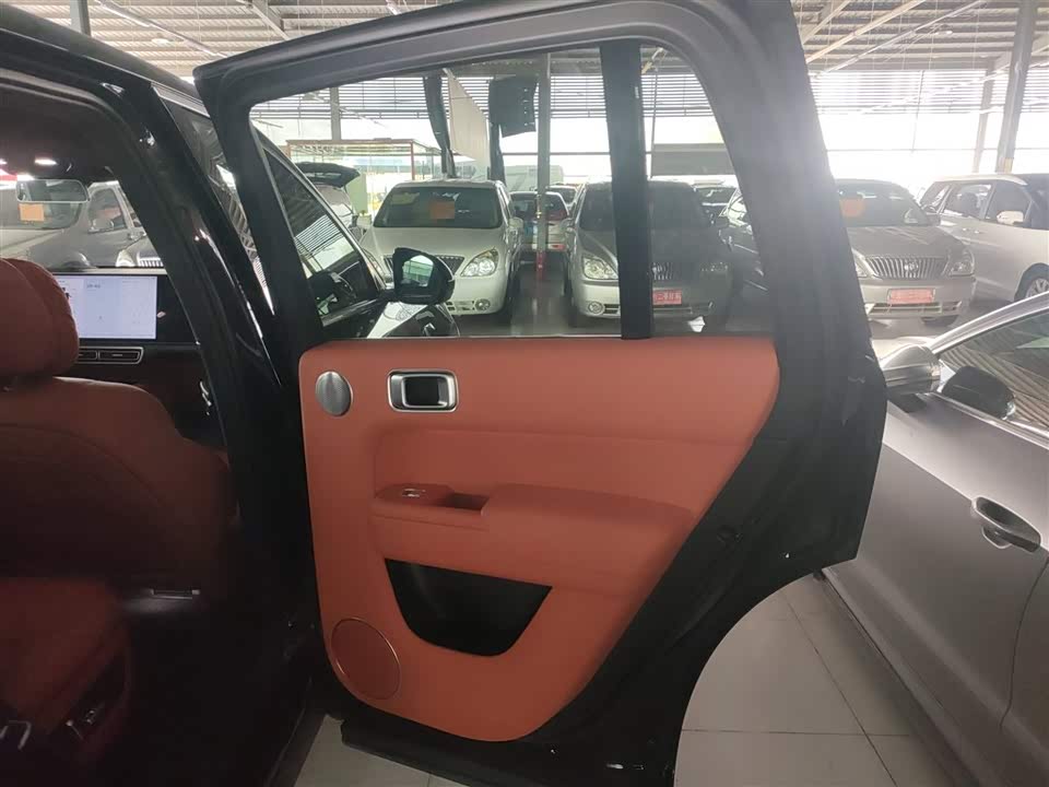 Li Auto Ideal L8