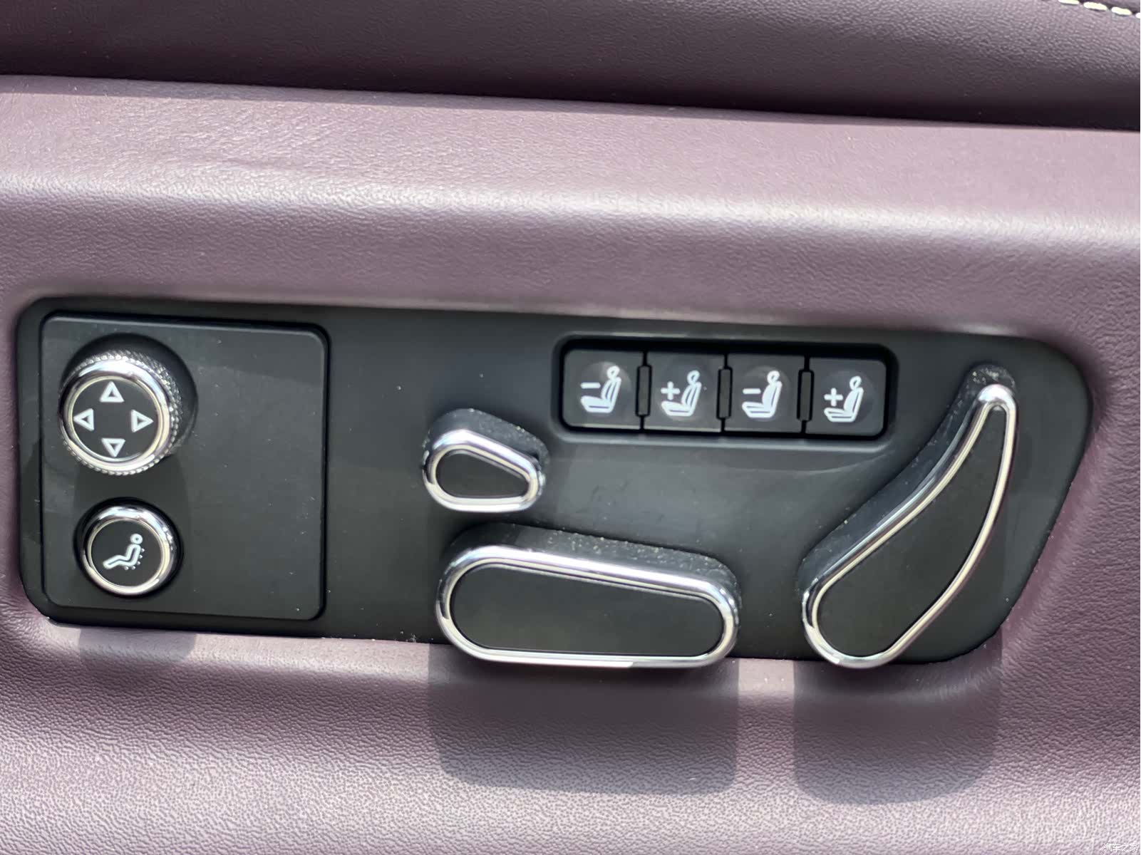 Bentley Bentayga, 2023 18