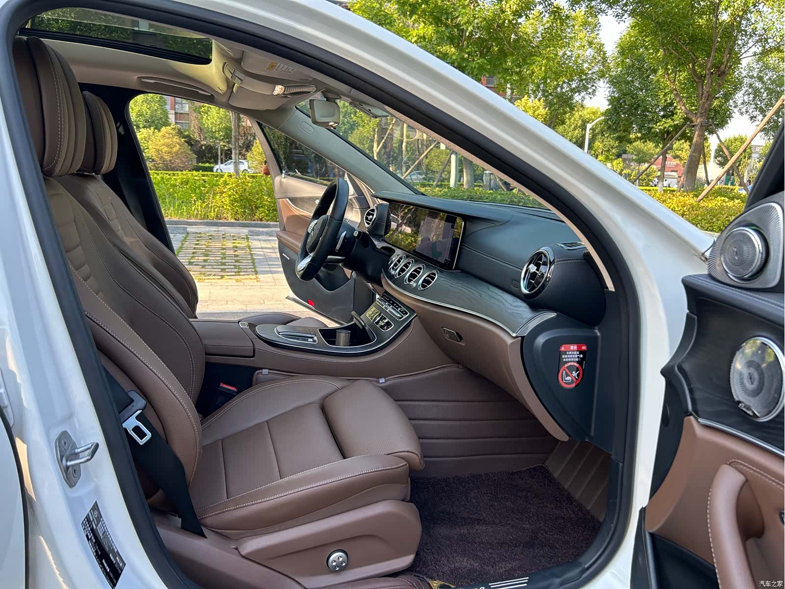Mercedes-Benz E-Class, 2019 9