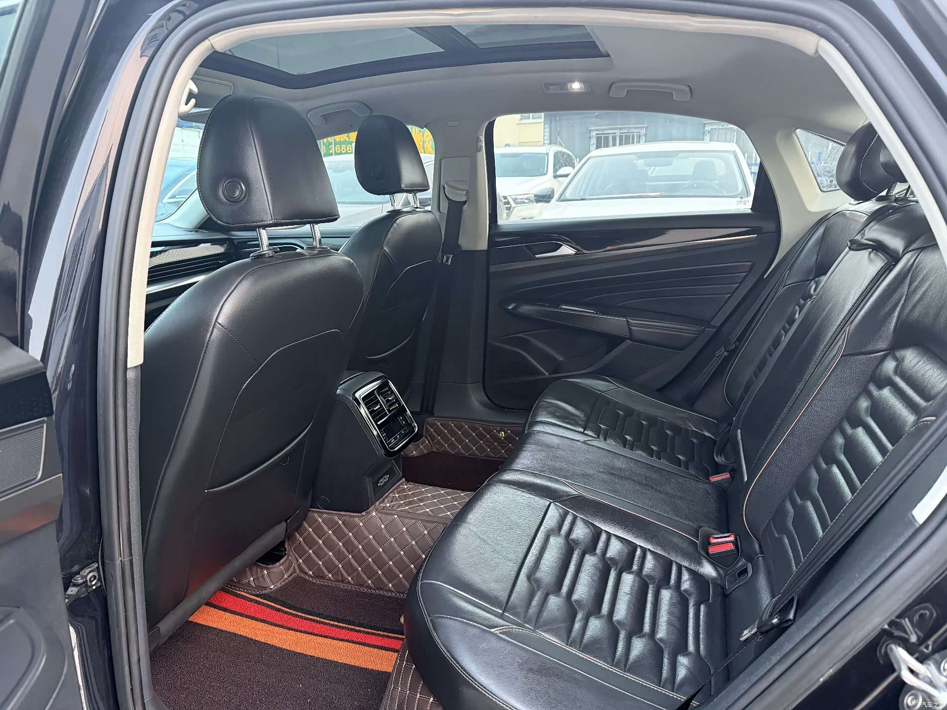 Volkswagen Passat, 2020 все фото