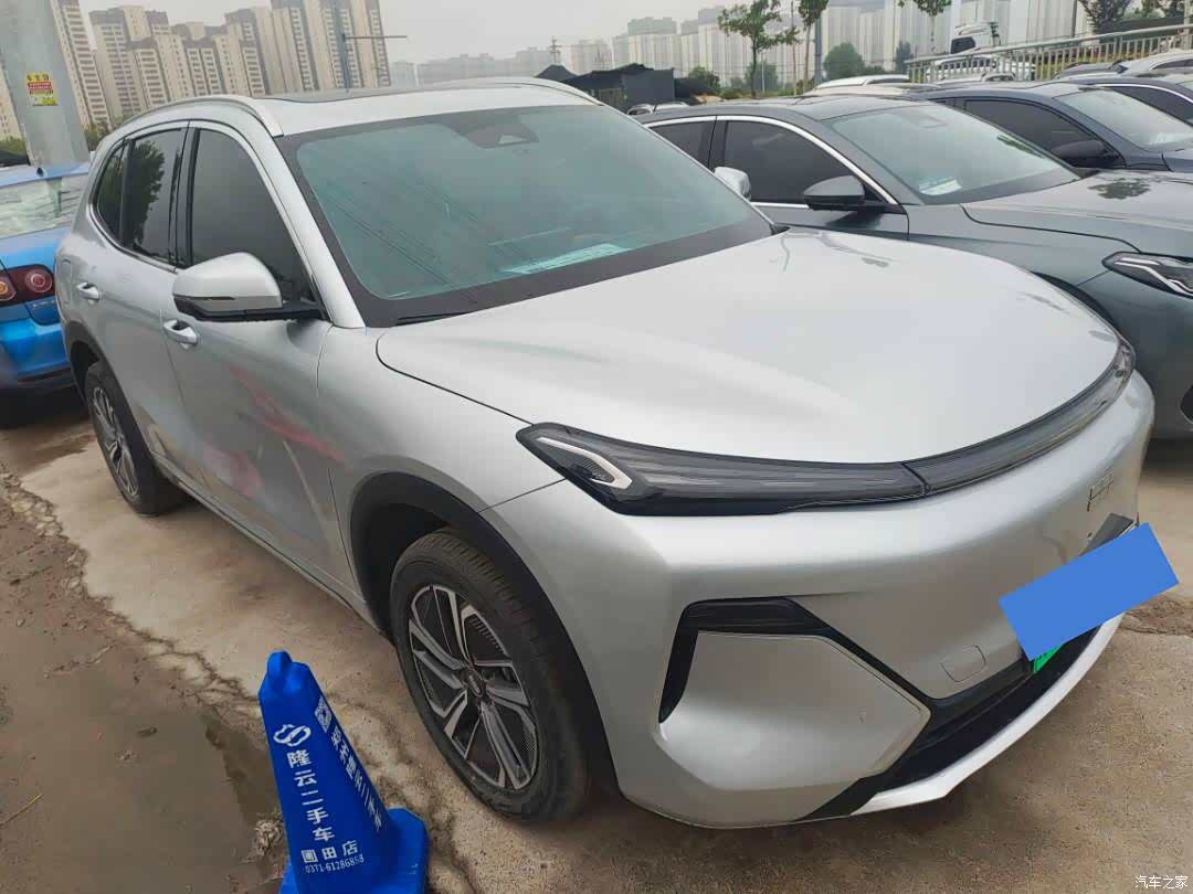 Geely 7, 2025 3