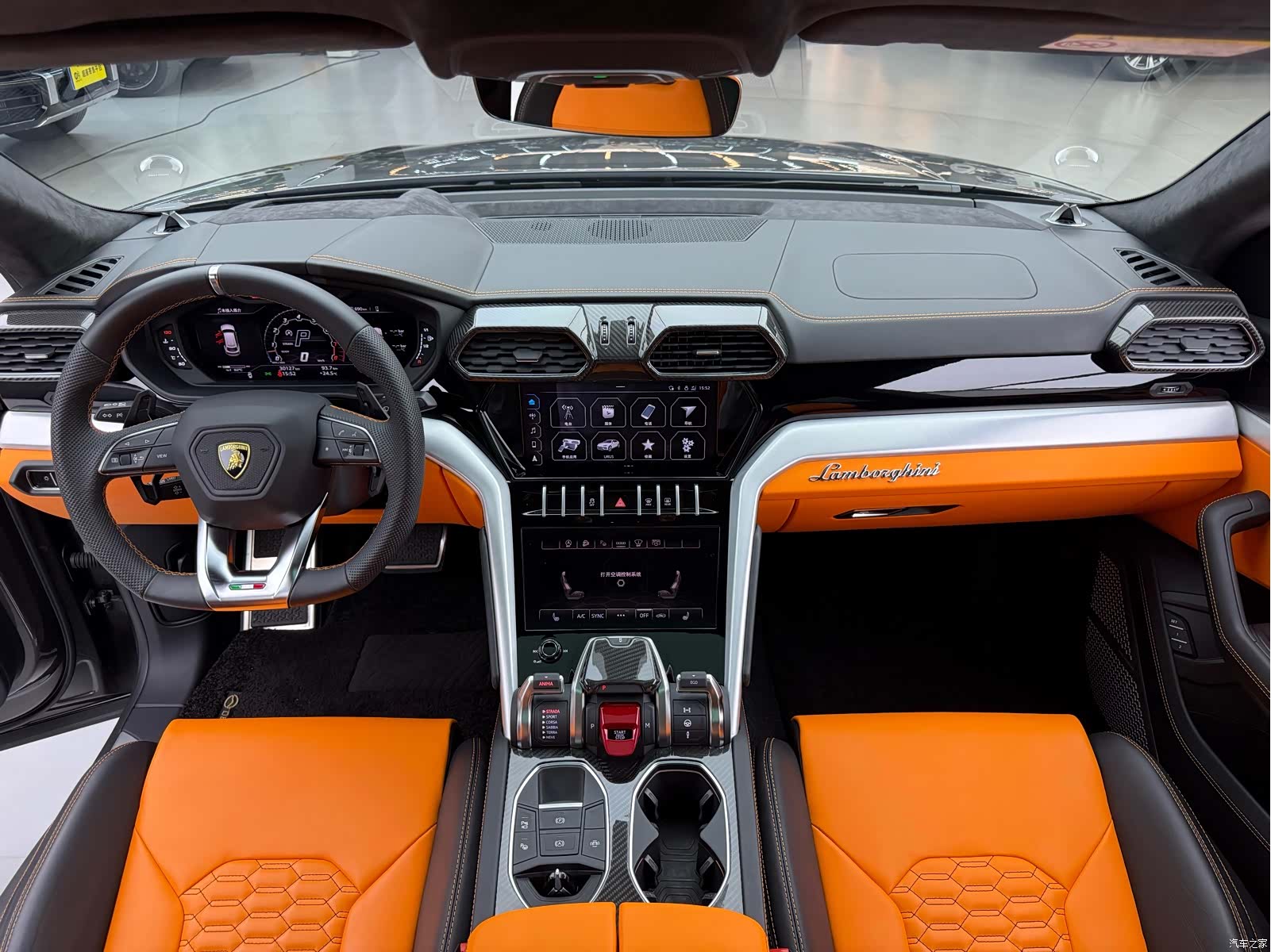 Lamborghini Urus, 2022 9