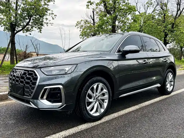 Audi Q5L 2022 — купить из Китая под заказ
