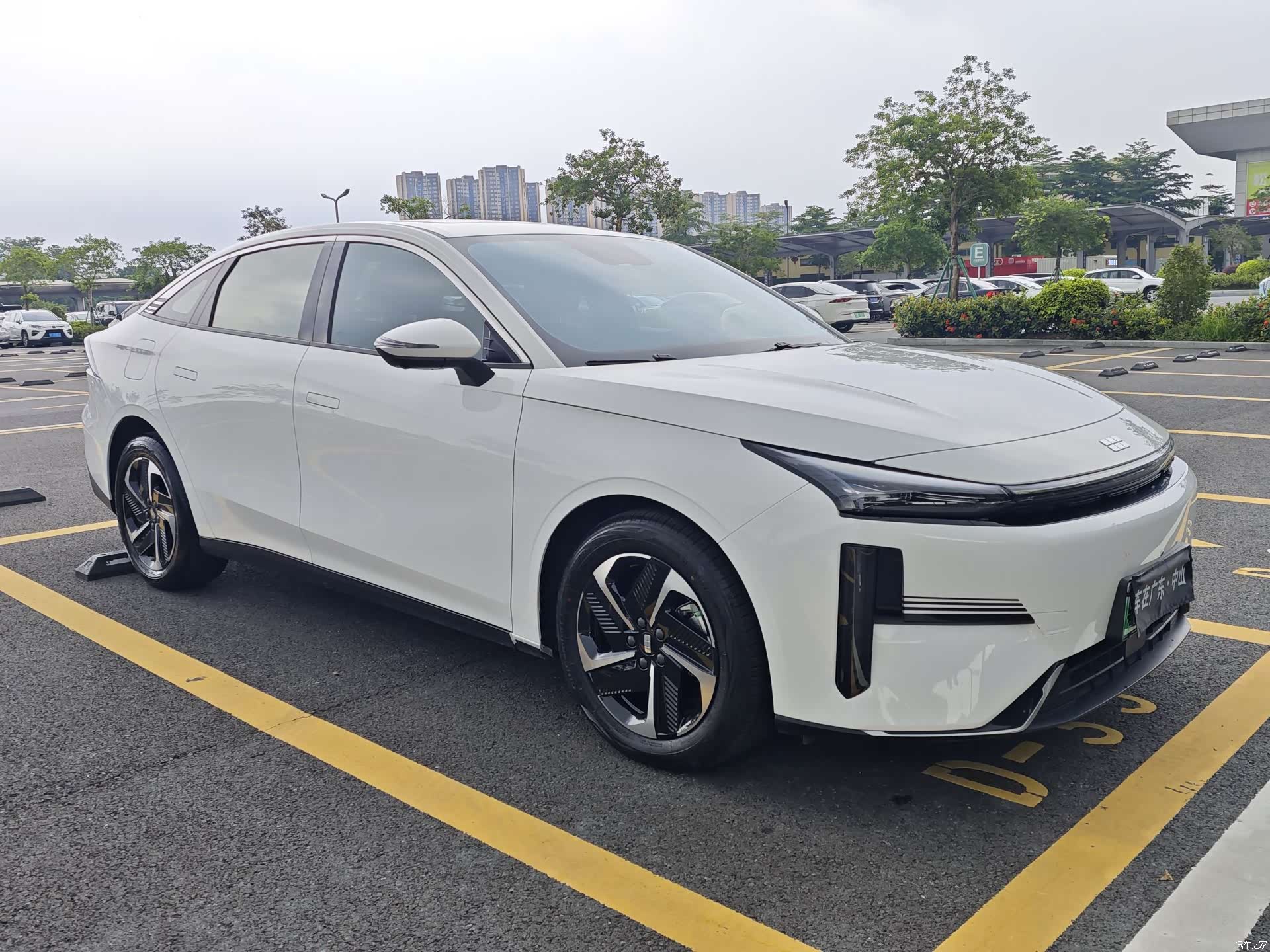 Geely Galaxy L6, 2024 3